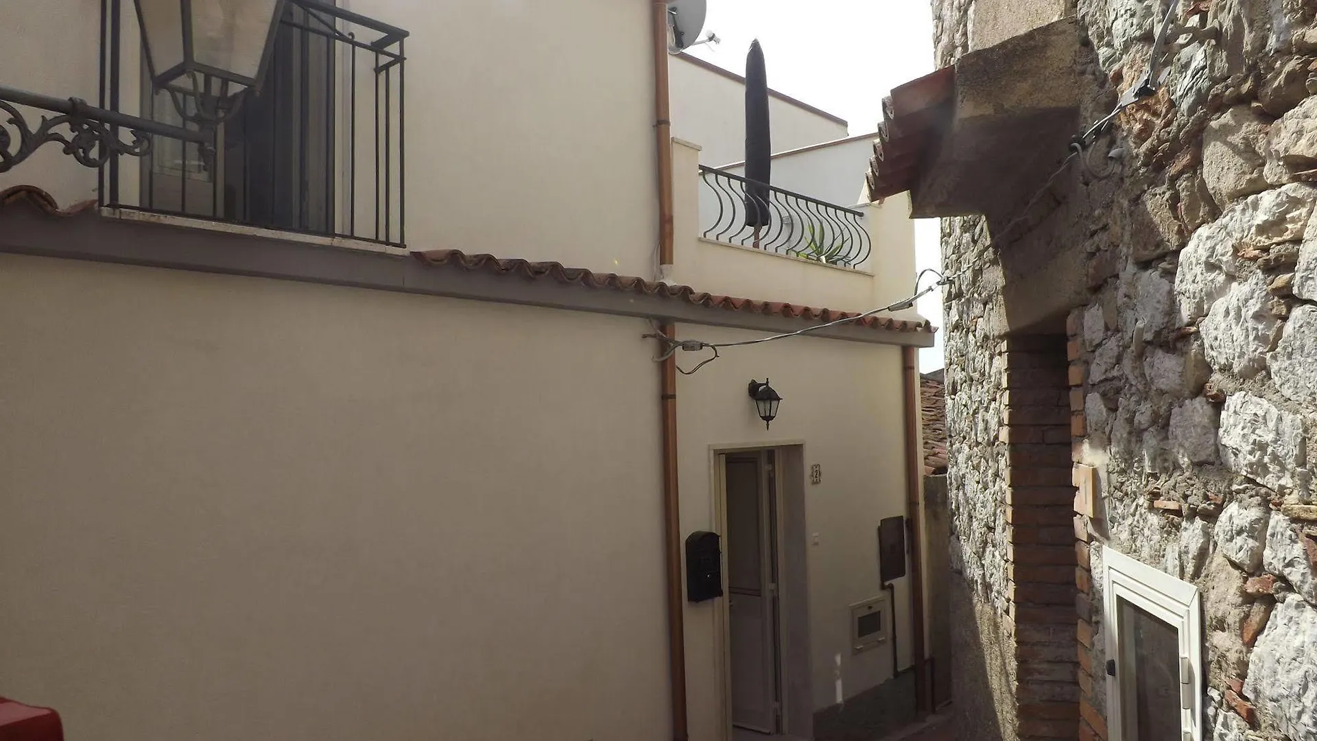 Albergo Diffuso Borgo Gallodoro 3*,  Italy